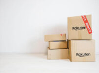 届いた段ボール